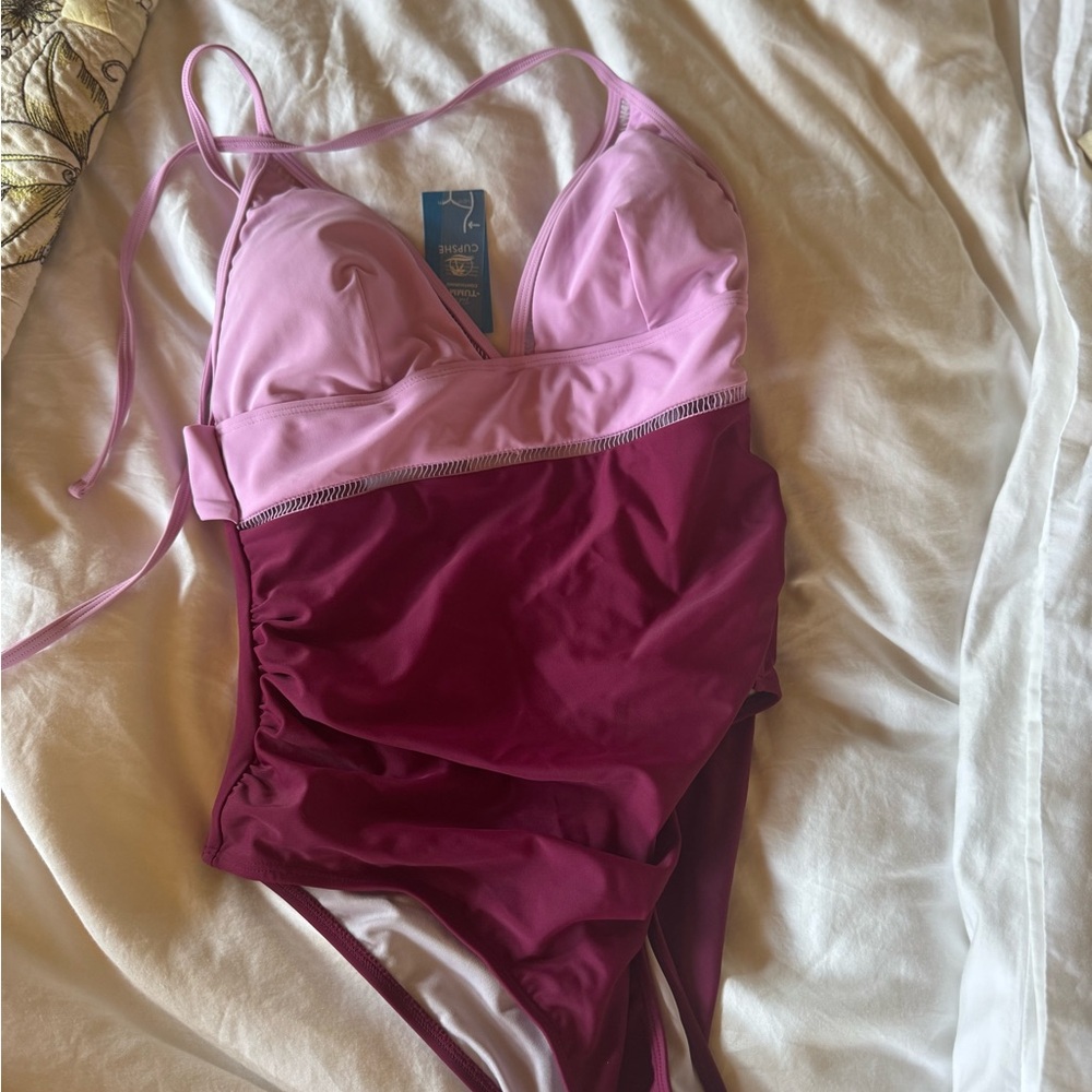 Cupshe Pink and Red One Piece V-Neck Swimsuit